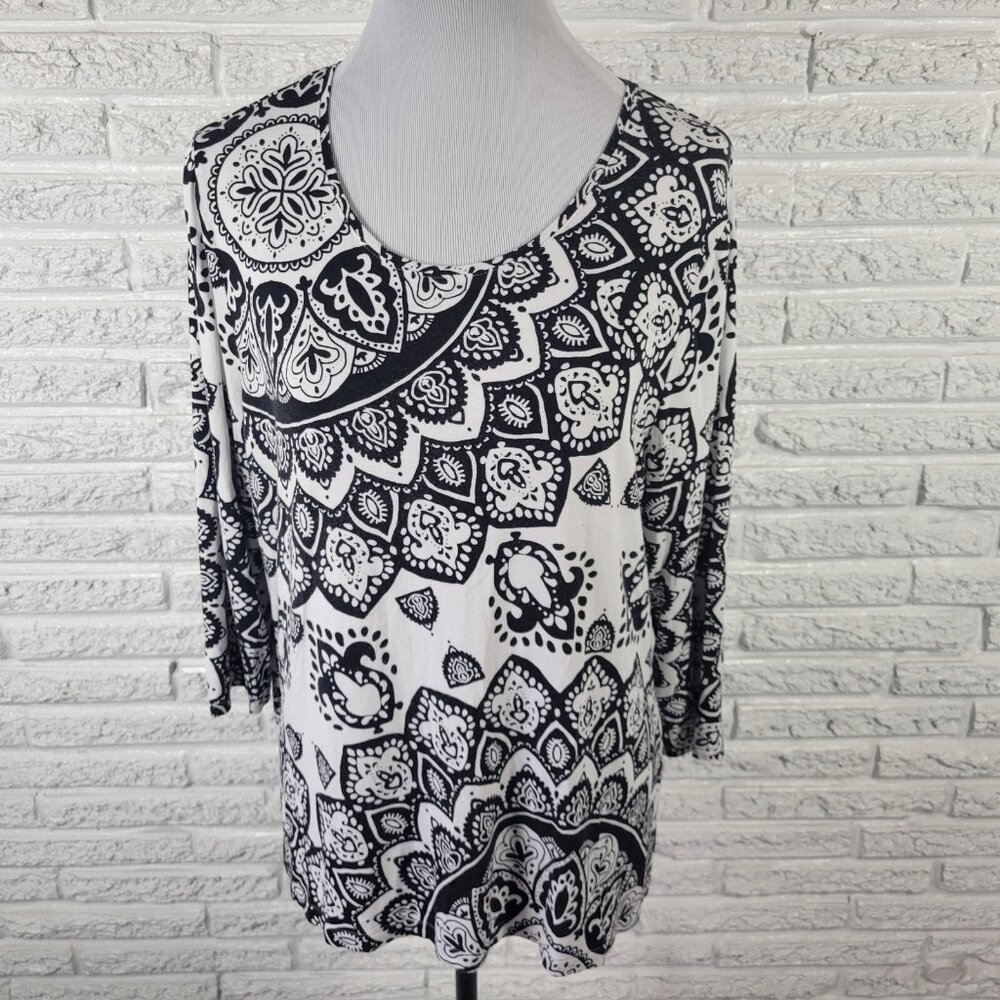 Chico's Zenergy Women's Top XL Black White Geometric 3/4 Sleeve Knit GEO82E